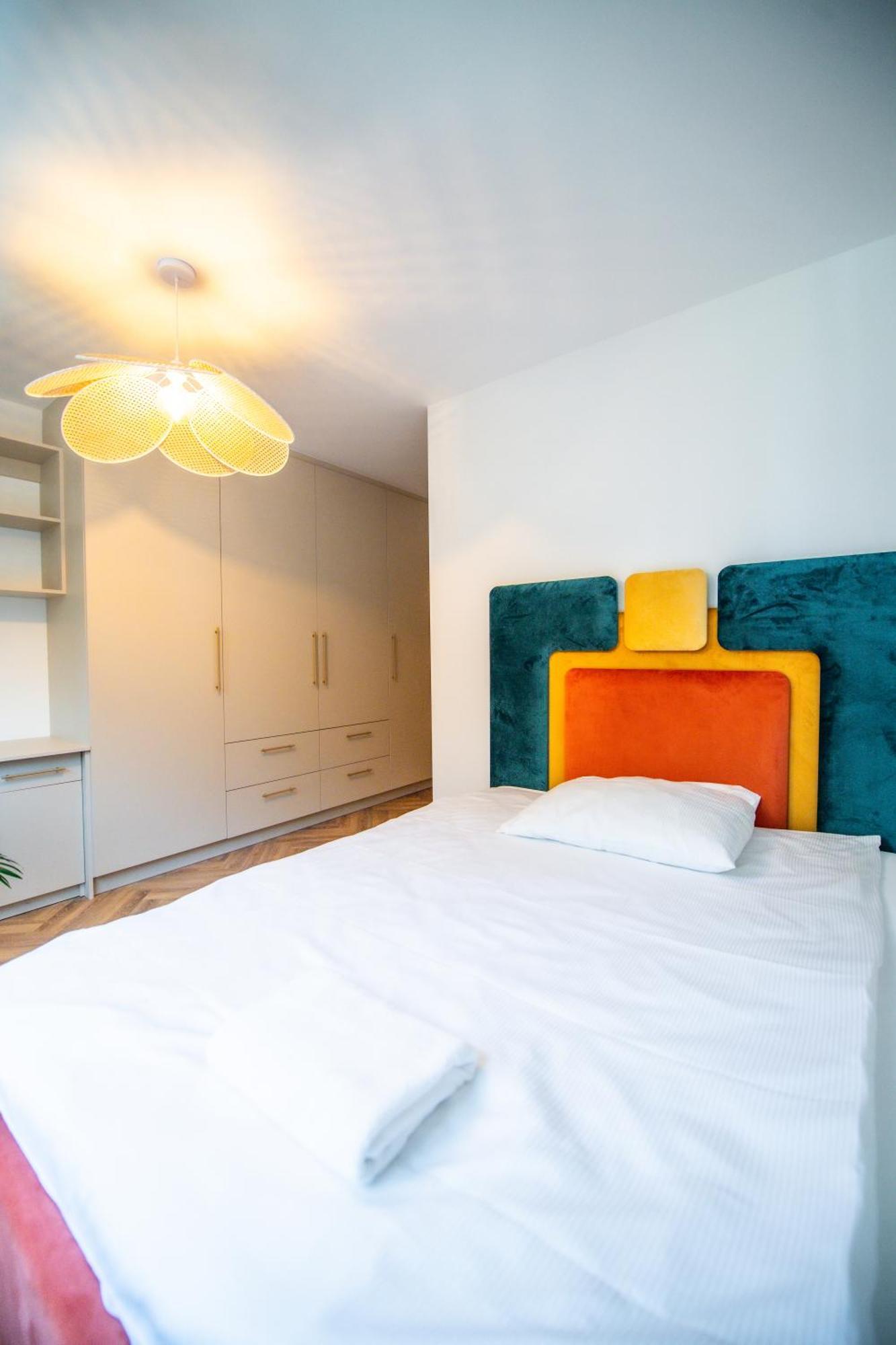 Apartament Mikolowska Z Balkonem Gliwice Bagian luar foto