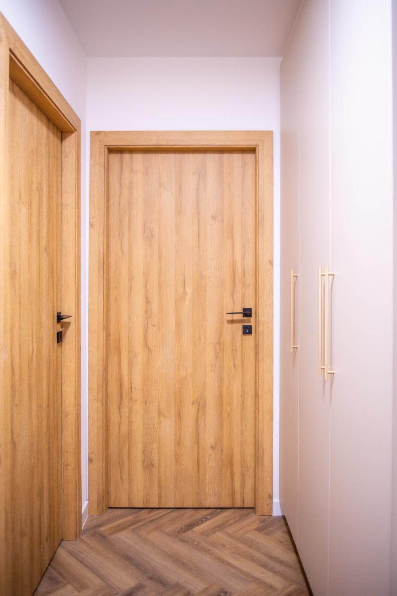 Apartament Mikolowska Z Balkonem Gliwice Bagian luar foto