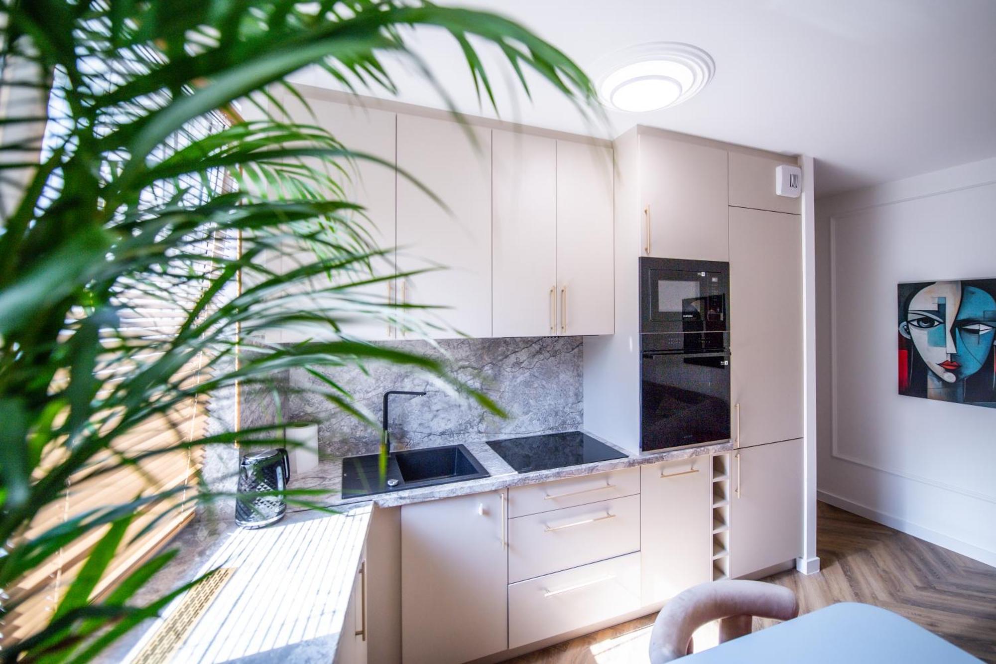 Apartament Mikolowska Z Balkonem Gliwice Bagian luar foto