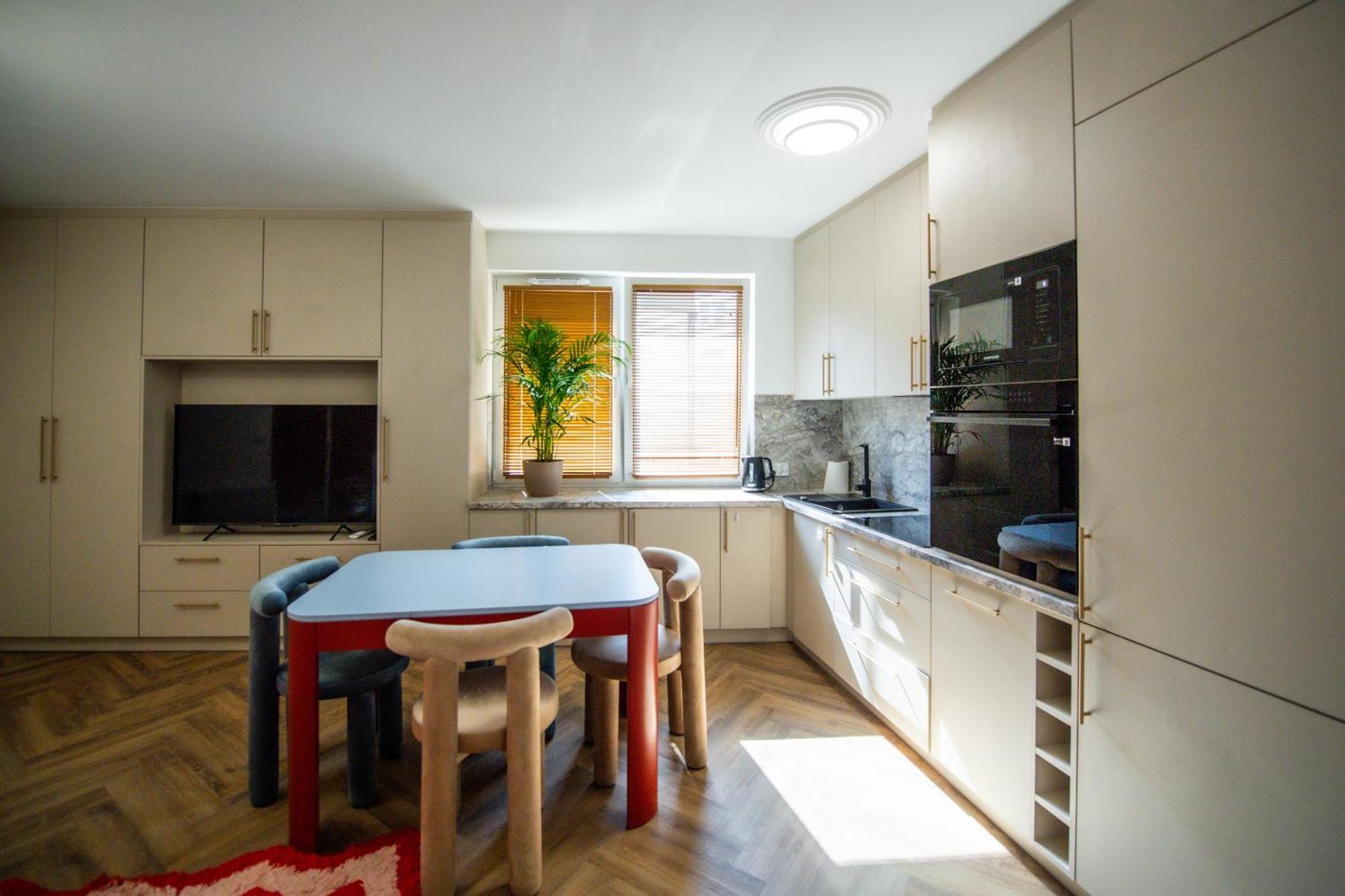 Apartament Mikolowska Z Balkonem Gliwice Bagian luar foto