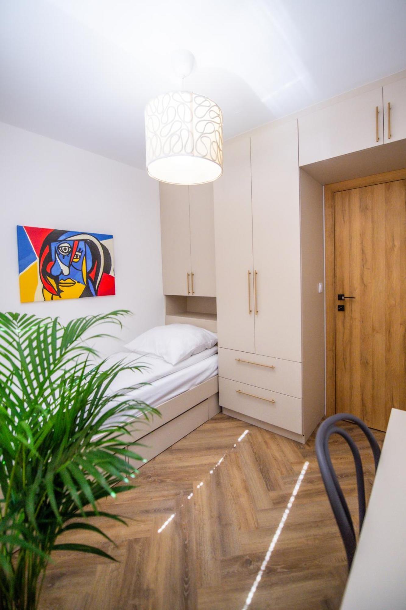 Apartament Mikolowska Z Balkonem Gliwice Bagian luar foto