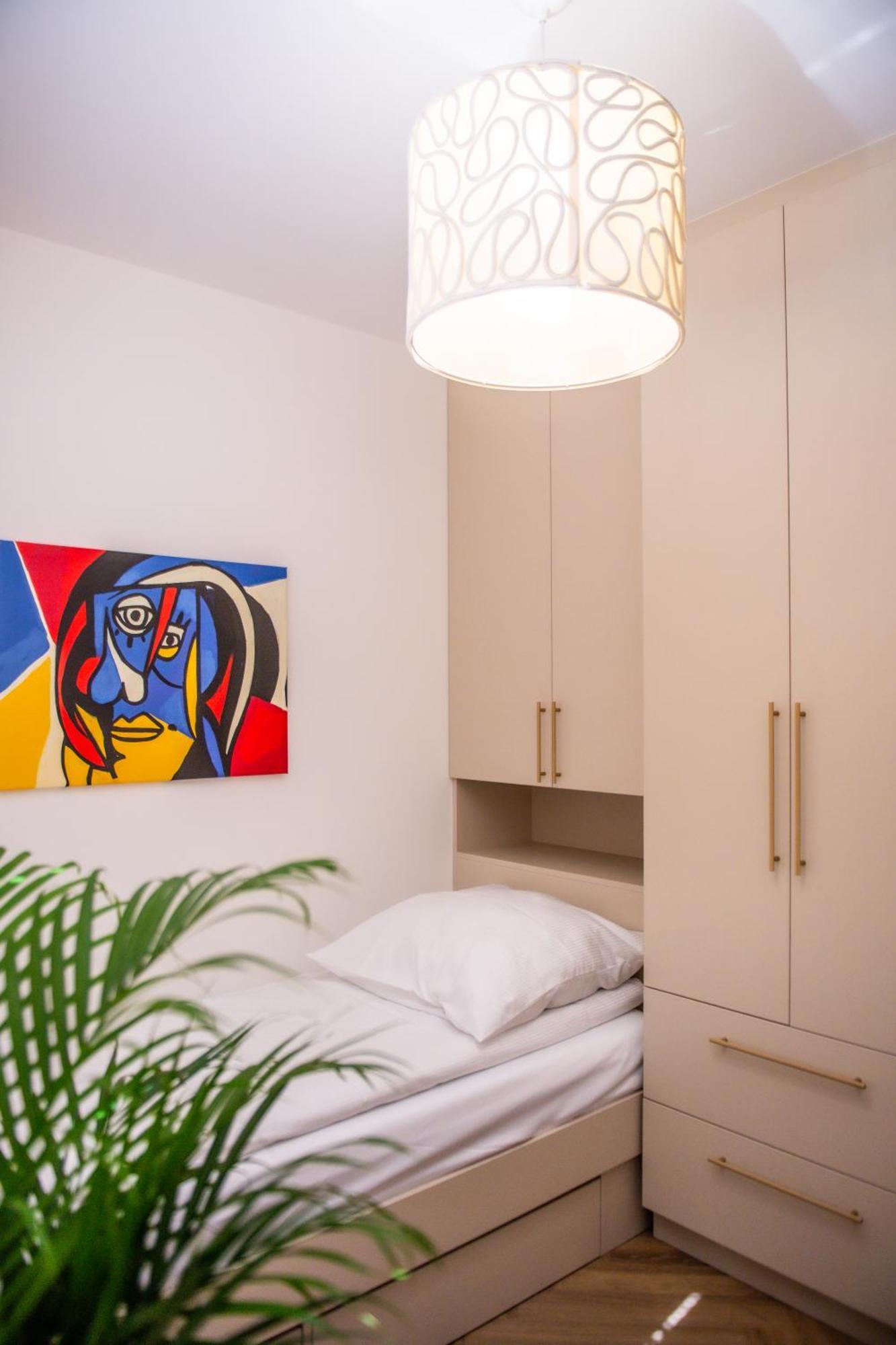 Apartament Mikolowska Z Balkonem Gliwice Bagian luar foto